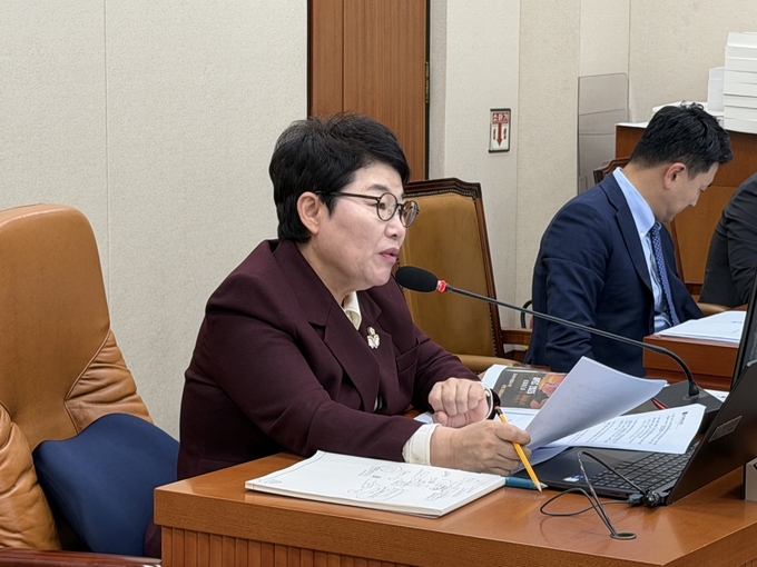 임이자 기획재정위원장이 21일 관세청 국정감사에서 질의하고 있다<사진=의원실>. 