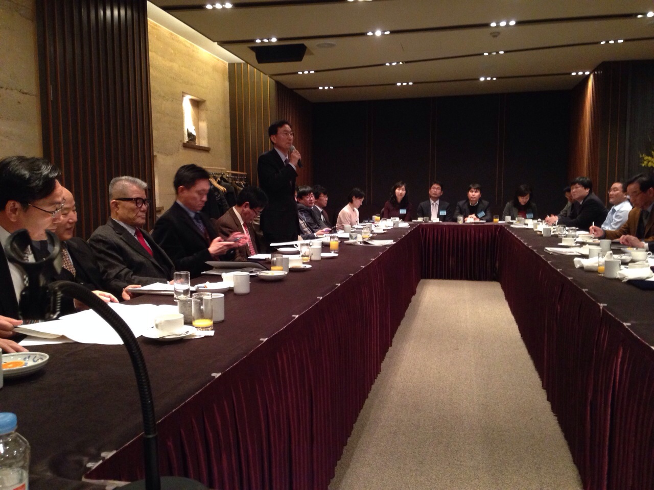 한국세무사고시회는 6일 서울팔래스호텔에서 집행부, 역대 회장 등이 참석 가운데 신년인사회를 가졌다.