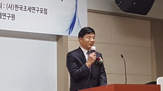 구재이 신임 학회장이 인사말을 하고 있다.