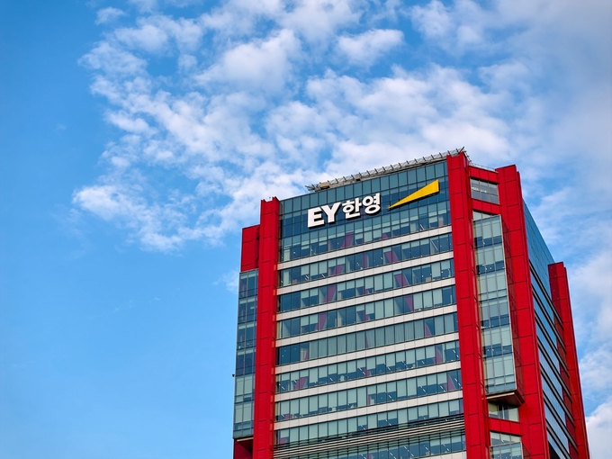 EY한영, 업계 최초로 감사 업무에 'AI 에이전트' 전면 도입