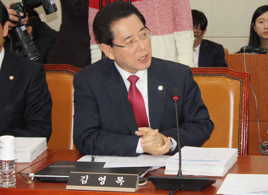 질의중인 김영록 의원.