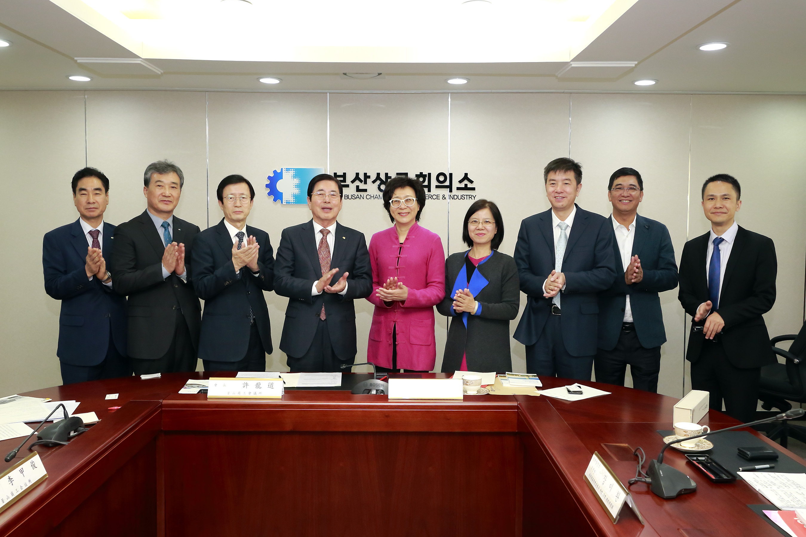 부산상의는 지난 29일 니차오 중국 샤먼시 자유무역구 관리위원장 일행을 맞이해 예방 면담을 가졌다.
